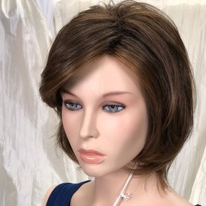 NWT Dark Brn with Auburn Mid Length Wig Avg Size